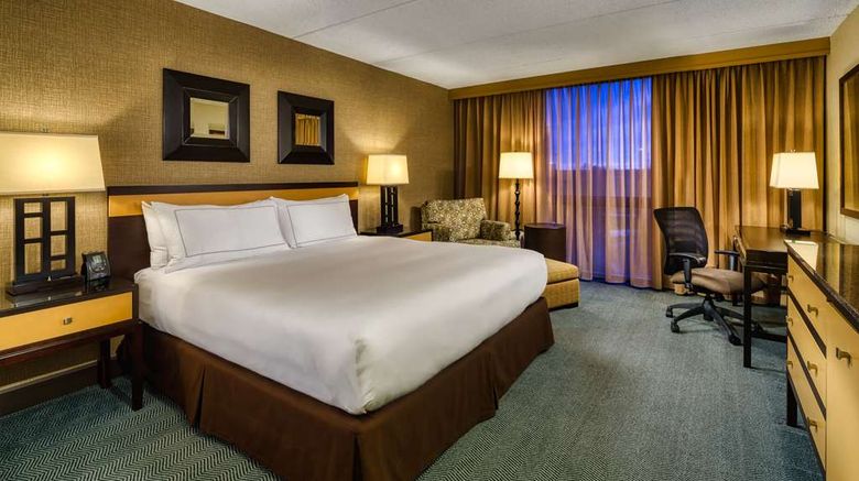 <b>Doubletree by Hilton Chicago Room</b>. Images powered by <a href="https://iceportal.shijigroup.com/" title="IcePortal" target="_blank">IcePortal</a>.