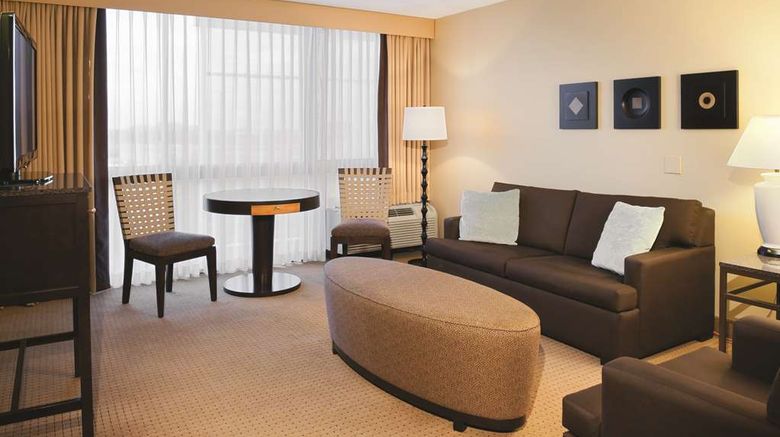 <b>Doubletree by Hilton Chicago Room</b>. Images powered by <a href="https://iceportal.shijigroup.com/" title="IcePortal" target="_blank">IcePortal</a>.