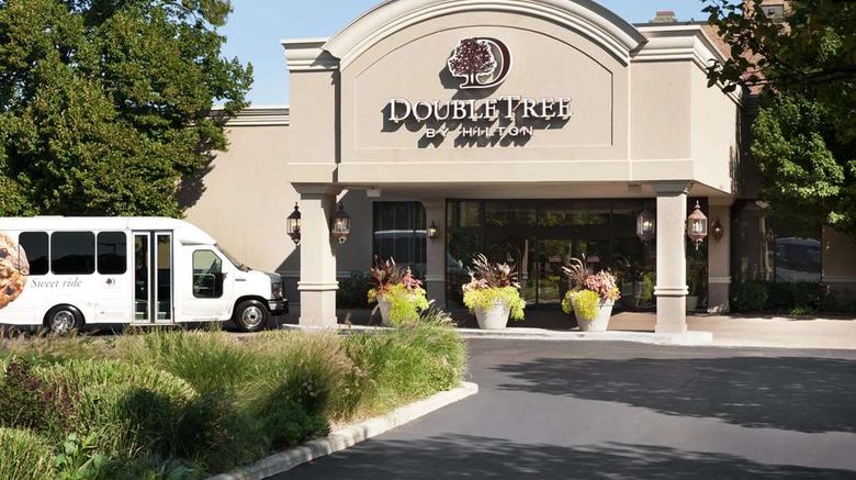 Doubletree Hotel Alsip Exterior. Images powered by <a href="https://iceportal.shijigroup.com" target="_blank" rel="noopener">Ice Portal</a>.