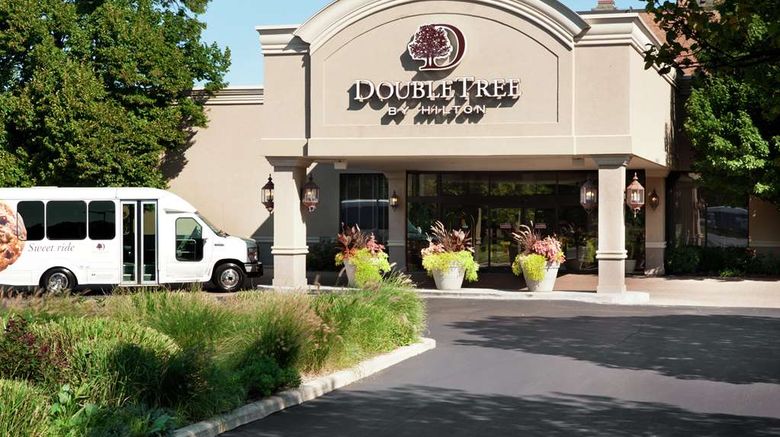 <b>Doubletree Hotel Alsip Exterior</b>. Images powered by <a href="https://iceportal.shijigroup.com/" title="IcePortal" target="_blank">IcePortal</a>.