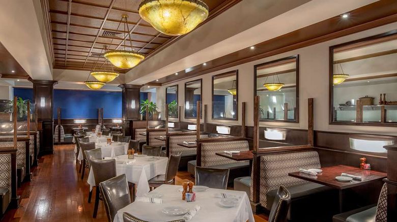 <b>DoubleTree Hotel Chicago - North Shore Restaurant</b>. Images powered by <a href="https://iceportal.shijigroup.com/" title="IcePortal" target="_blank">IcePortal</a>.