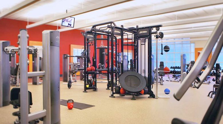 <b>Hilton Chicago Health</b>. Images powered by <a href="https://iceportal.shijigroup.com/" title="IcePortal" target="_blank">IcePortal</a>.