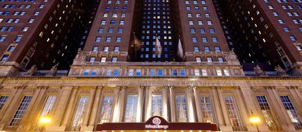 Hilton Chicago Exterior