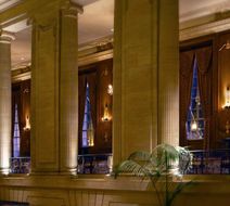 Hilton Chicago Lobby