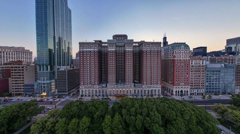 Hilton Chicago Exterior. Images powered by <a href="https://iceportal.shijigroup.com" target="_blank" rel="noopener">Ice Portal</a>.