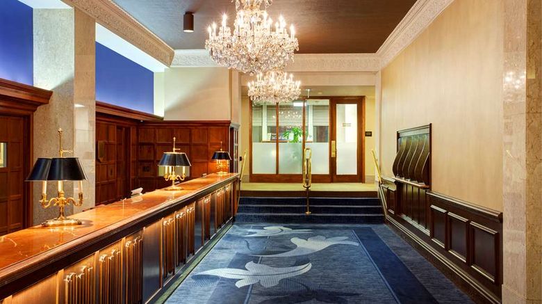<b>The Drake Lobby</b>. Images powered by <a href="https://iceportal.shijigroup.com/" title="IcePortal" target="_blank">IcePortal</a>.