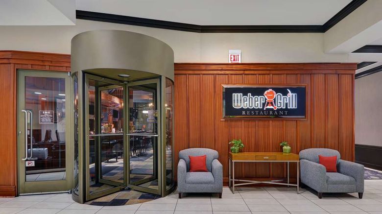 <b>Hilton Garden Inn Chicago Downtown Hotel Restaurant</b>. Images powered by <a href="https://iceportal.shijigroup.com/" title="IcePortal" target="_blank">IcePortal</a>.