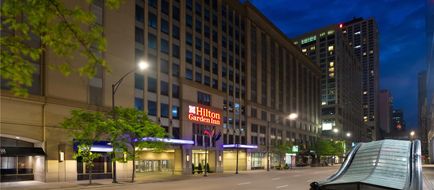 Hilton Garden Inn Chicago Downtown Hotel Exterior