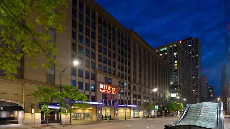 <b>Hilton Garden Inn Chicago Downtown Hotel Exterior</b>. Images powered by <a href="https://iceportal.shijigroup.com/" title="IcePortal" target="_blank">IcePortal</a>.