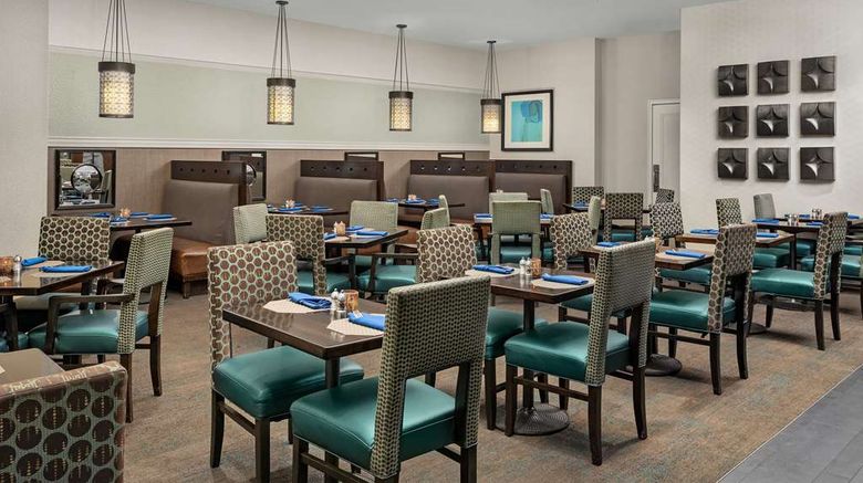<b>Doubletree Hotel Chicago O'Hare Rosemont Restaurant</b>. Images powered by <a href="https://iceportal.shijigroup.com/" title="IcePortal" target="_blank">IcePortal</a>.