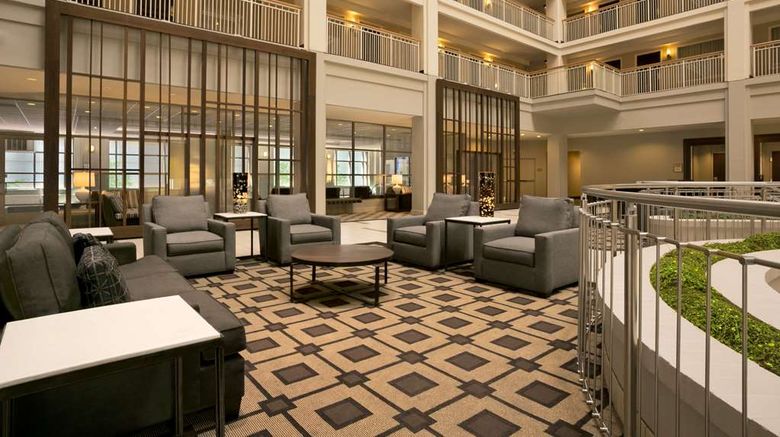<b>Embassy Suites Chicago Downtown Lobby</b>. Images powered by <a href="https://iceportal.shijigroup.com/" title="IcePortal" target="_blank">IcePortal</a>.