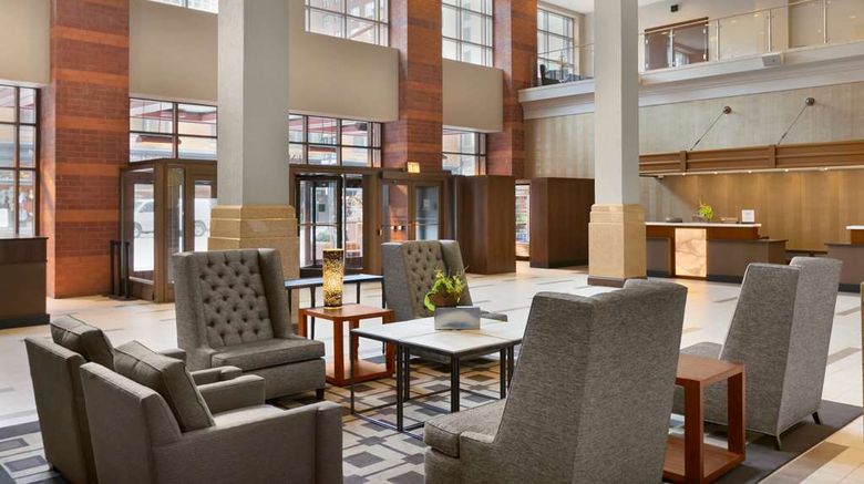 <b>Embassy Suites Chicago Downtown Lobby</b>. Images powered by <a href="https://iceportal.shijigroup.com/" title="IcePortal" target="_blank">IcePortal</a>.