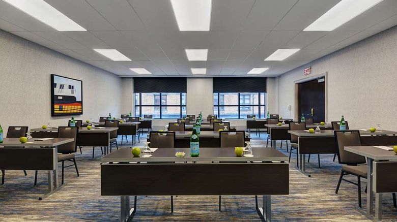 <b>Embassy Suites Chicago Downtown Meeting</b>. Images powered by <a href="https://iceportal.shijigroup.com/" title="IcePortal" target="_blank">IcePortal</a>.