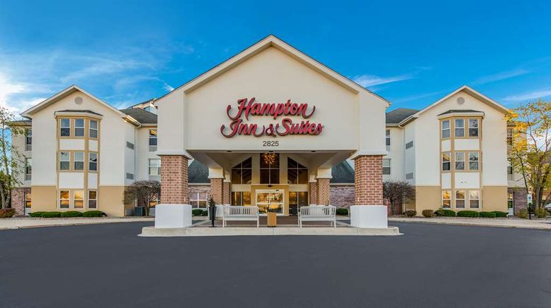 <b>Hampton Inn & Suites Hoffman Estates Exterior</b>. Images powered by <a href="https://iceportal.shijigroup.com/" title="IcePortal" target="_blank">IcePortal</a>.
