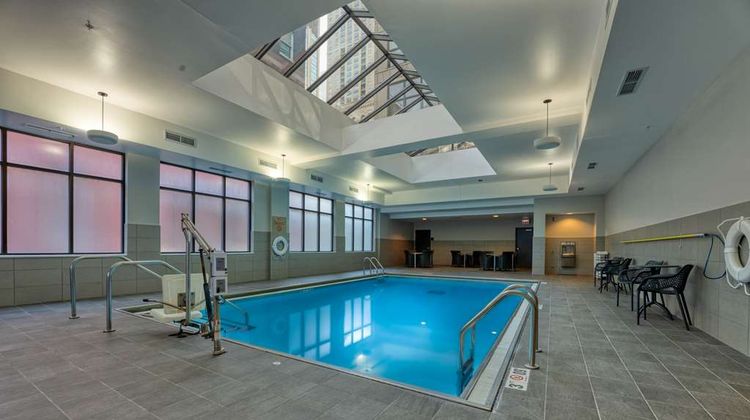 Hampton Inn & Suites Chicago Downtown Pool