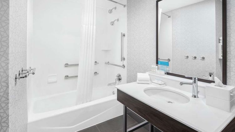Hampton Inn & Suites Chicago Downtown Room