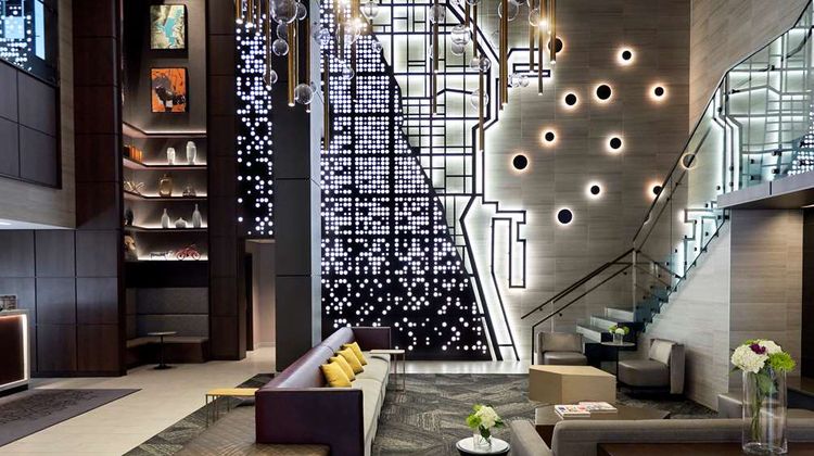 Hampton Inn & Suites Chicago Downtown Lobby