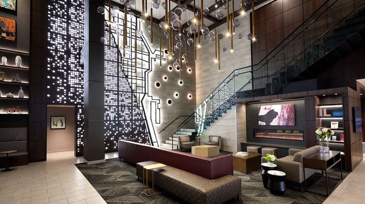 Hampton Inn & Suites Chicago Downtown Lobby