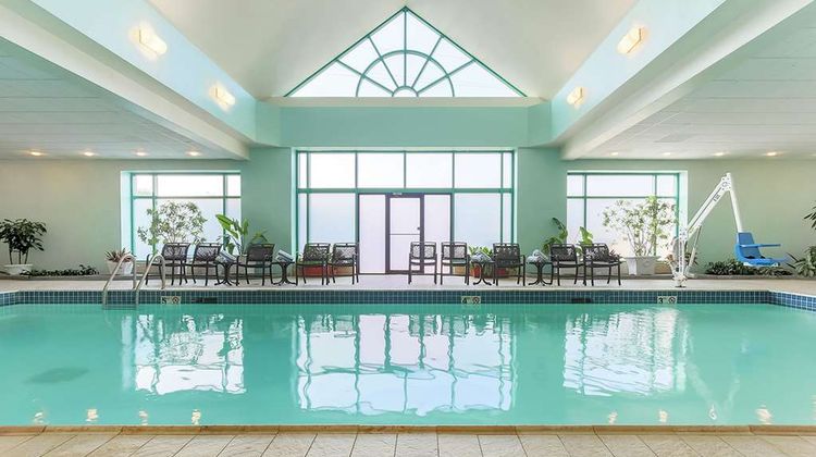 Embassy Suites Chicago/Lombard-Oak Brook Pool