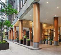 Doubletree Chicago Magnificent Mile Exterior