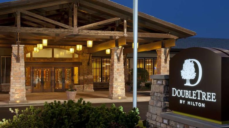 Doubletree Hotel Libertyville-Mundelein Exterior. Images powered by <a href="https://iceportal.shijigroup.com" target="_blank" rel="noopener">Ice Portal</a>.