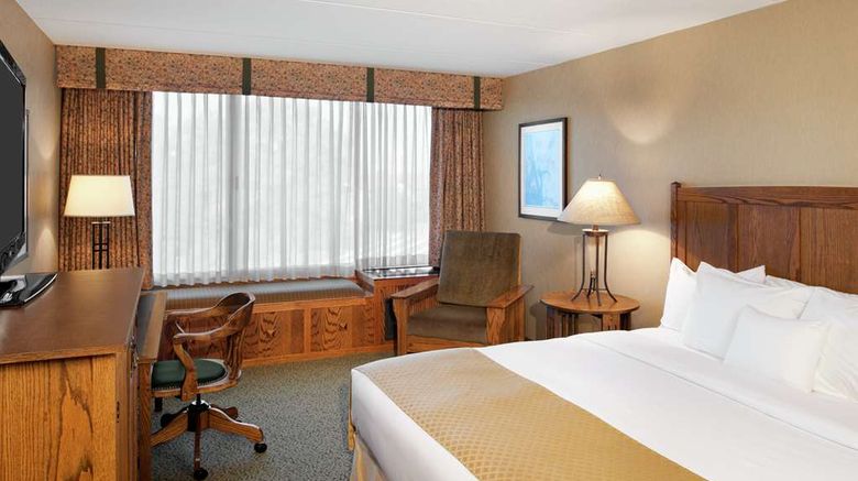 <b>Doubletree Hotel Libertyville-Mundelein Room</b>. Images powered by <a href="https://iceportal.shijigroup.com/" title="IcePortal" target="_blank">IcePortal</a>.