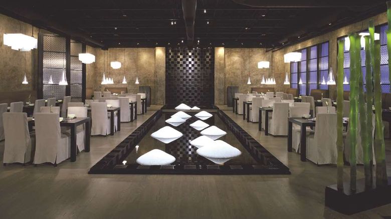 <b>Doubletree Hotel Libertyville-Mundelein Restaurant</b>. Images powered by <a href="https://iceportal.shijigroup.com/" title="IcePortal" target="_blank">IcePortal</a>.
