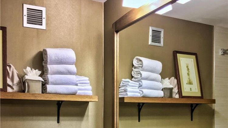 Doubletree Hotel Libertyville-Mundelein Room