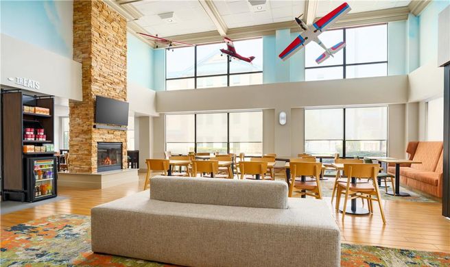 Hampton Inn Chicago-Midway Airport Lobby