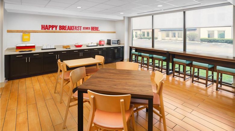 <b>Hampton Inn Chicago-Midway Airport Restaurant</b>. Images powered by <a href="https://iceportal.shijigroup.com/" title="IcePortal" target="_blank">IcePortal</a>.