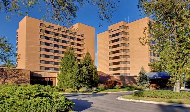 Hilton Chicago Northbrook Exterior