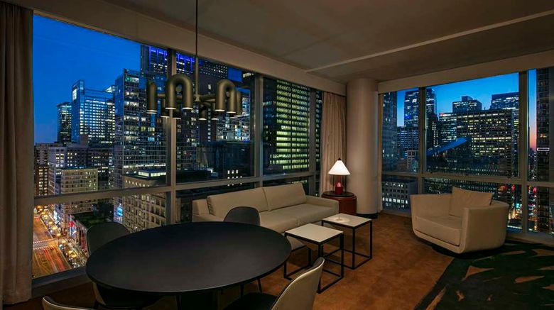 <b>theWit Chicago, a Hilton Hotel Room</b>. Images powered by <a href="https://iceportal.shijigroup.com/" title="IcePortal" target="_blank">IcePortal</a>.