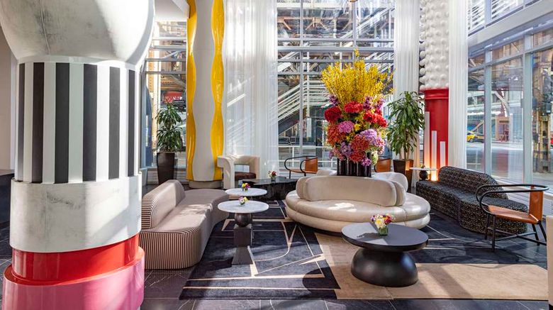 <b>theWit Chicago, a Hilton Hotel Lobby</b>. Images powered by <a href="https://iceportal.shijigroup.com/" title="IcePortal" target="_blank">IcePortal</a>.
