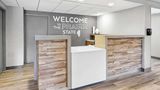 Hampton Inn Naperville Lobby