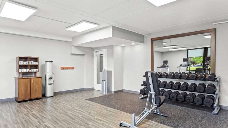 <b>Hampton Inn Naperville Health</b>. Images powered by <a href="https://iceportal.shijigroup.com/" title="IcePortal" target="_blank">IcePortal</a>.