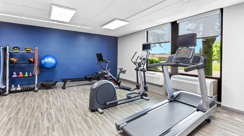 <b>Hampton Inn Naperville Health</b>. Images powered by <a href="https://iceportal.shijigroup.com/" title="IcePortal" target="_blank">IcePortal</a>.