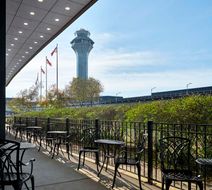 Hilton Chicago O'Hare Airport Exterior