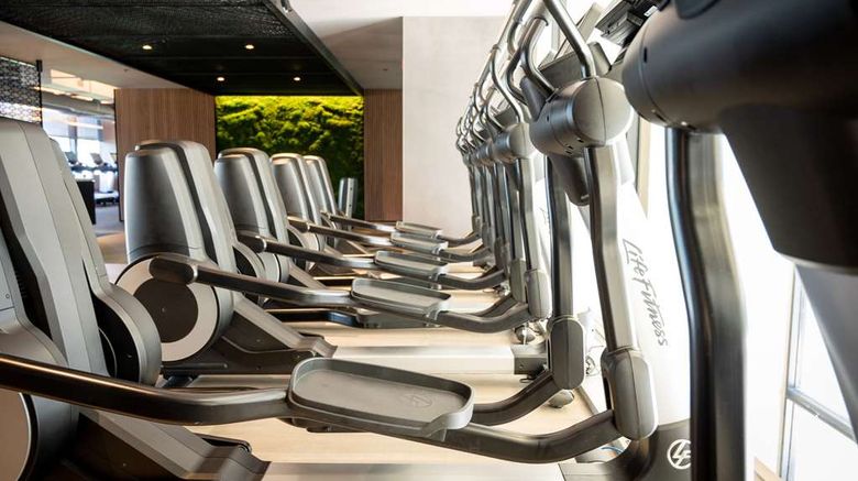 <b>Hilton Chicago O'Hare Airport Health</b>. Images powered by <a href="https://iceportal.shijigroup.com/" title="IcePortal" target="_blank">IcePortal</a>.