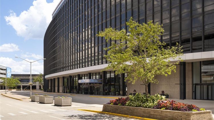 Hilton Chicago O'Hare Airport Exterior
