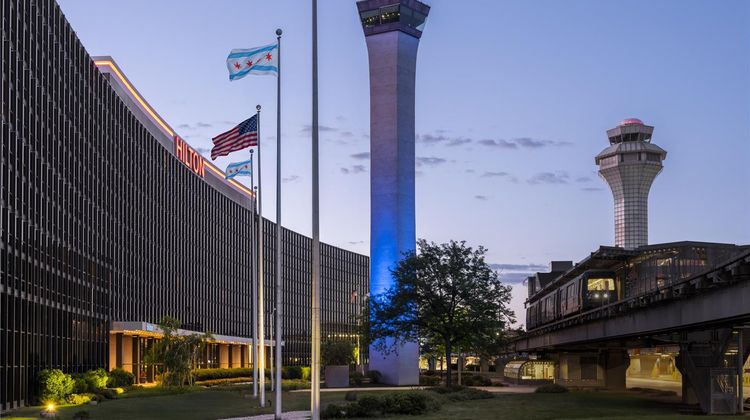 Hilton Chicago O'Hare Airport Exterior