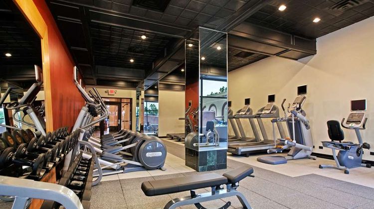 Hilton Chicago/Oak Brook Suites Health