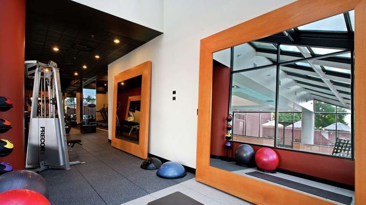 Hilton Chicago/Oak Brook Suites Health