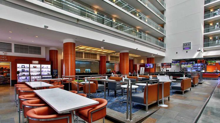 Embassy Suites Downtown Magnificent Mile Lobby