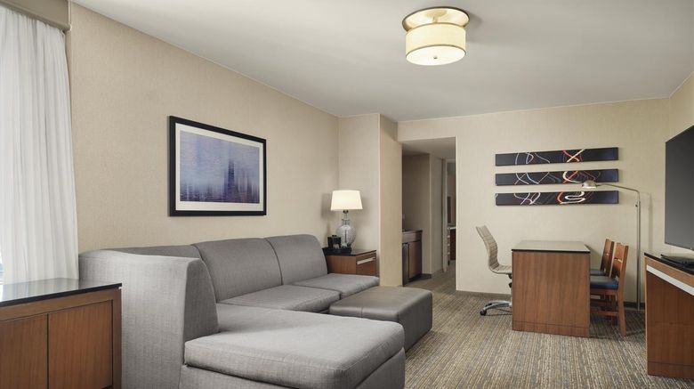 <b>Embassy Suites Downtown Magnificent Mile Room</b>. Images powered by <a href="https://iceportal.shijigroup.com/" title="IcePortal" target="_blank">IcePortal</a>.