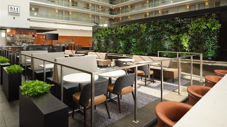 Embassy Suites Downtown Magnificent Mile Lobby