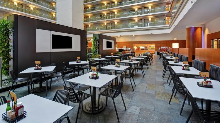 Embassy Suites Downtown Magnificent Mile Restaurant