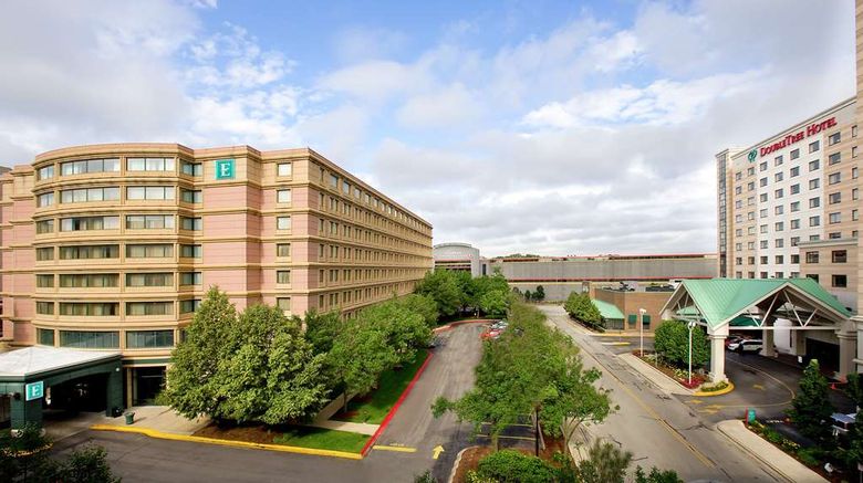 <b>Embassy Suites Chicago O'Hare/Rosemont Exterior</b>. Images powered by <a href="https://iceportal.shijigroup.com/" title="IcePortal" target="_blank">IcePortal</a>.