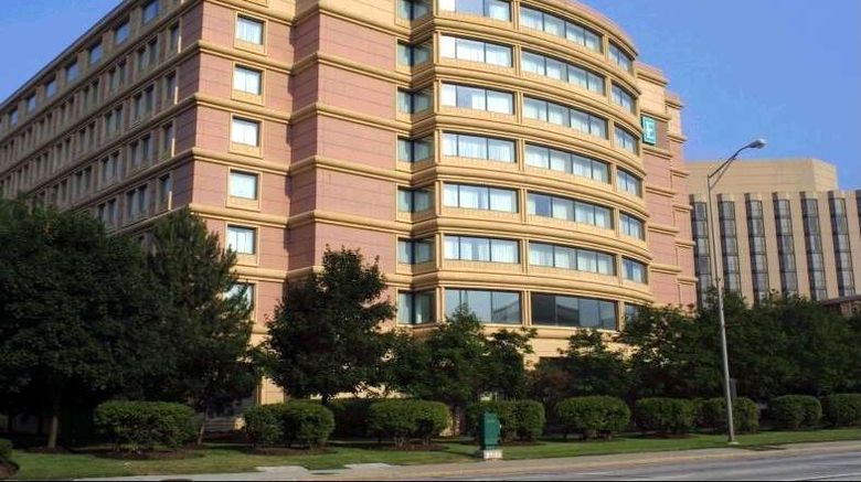 Embassy Suites Chicago OHare/Rosemont Exterior. Images powered by <a href="https://iceportal.shijigroup.com" target="_blank" rel="noopener">Ice Portal</a>.