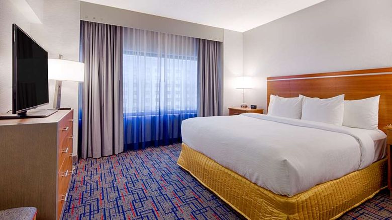 <b>Embassy Suites Chicago O'Hare/Rosemont Room</b>. Images powered by <a href="https://iceportal.shijigroup.com/" title="IcePortal" target="_blank">IcePortal</a>.