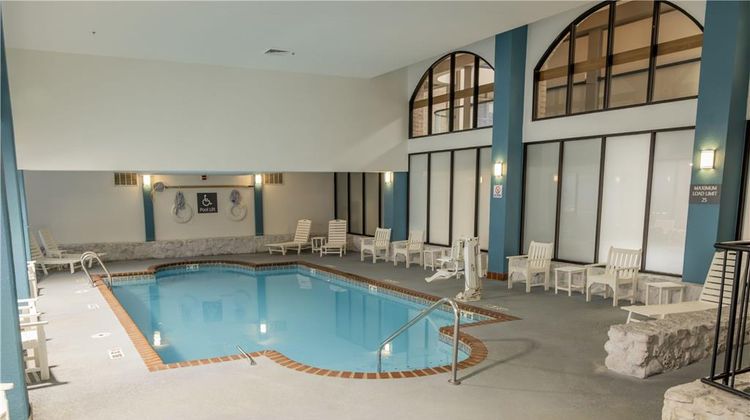 Embassy Suites Pool
